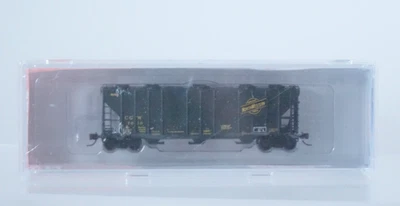 BLMA Models CHICAGO GREAT WESTERN 7010 N Scale Hopper Car - 11042 - Image 1 of 4