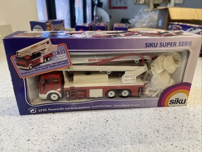 Siku 3720 Mercedes-Benz German Feuerwehr Fire Engine Diecast Model 1:55 /MIB - Image 1 of 4