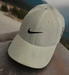 Gorra Nike Legacy91 Dri-FIT blanca crema ajustable con tirantes logotipo Swoosh - Imagen 1 de 7