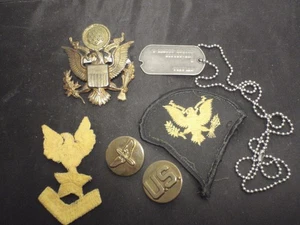 United States WW2 mixed militaria items badges patches - Picture 1 of 13