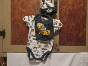 Green Bay Packers Bodysuit, Beanie & Bib Set NFL Team Apparel Unisex 0-3 Months - Picture 1 of 3