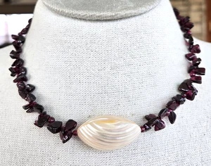 Vintage Garnet Chip Bead & Puffy Shell Gold Tone Choker Bead Necklace 17" - Picture 1 of 7