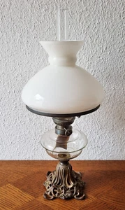 Schöne, antike Petroleumlampe mit Milchglas Schirm & Zinkgussfuß Jugendstil 1900 - Bild 1 von 11