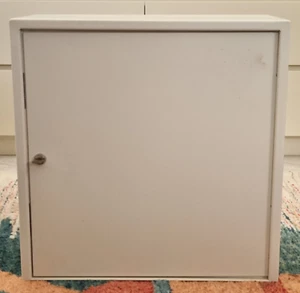 METAL ELECTRICAL ENCLOSURE - 505 x 505 x 255mm DEEP - Picture 1 of 9