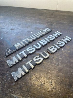 1988 Mitsubishi ** SALVAGE** Van Emblem (3) ** READ** - Image 1 of 4