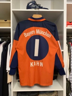 Vintage Adidas Bayern Munich Oliver Kahn Goalkeeper Jersey Size S - Image 1 of 4