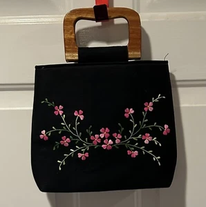 Vintage Lady's Black Silk Handbag Embroidered  Pink Flowers Purse Pretty! - Picture 1 of 6