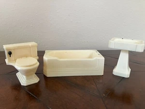Vintage Miniature Dollhouse Ideal Renwal Plastic Bathtub , Stool and Sink USA - Picture 1 of 7