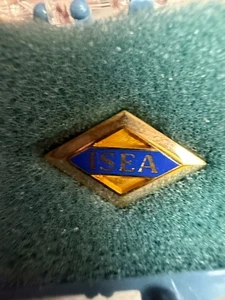 Vintage ISEA Award diamantförmige goldfarbene blaue Service Anstecknadel 7116 - Bild 1 von 1
