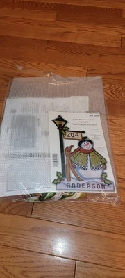  LAMP POST SNOWMAN WALL DECOR - DSESIGN WORKS PLASTIC CANVAS KIT - Image 1 of 2
