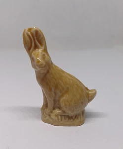 Wade Whimsies Hare Figurine British Wildlife Collectable Miniature Animal Rabbit - Picture 1 of 7