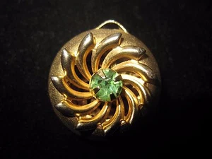 Vintage Two Sided Round Satin Gold Toned Flower Green Stone Pendant - Picture 1 of 12