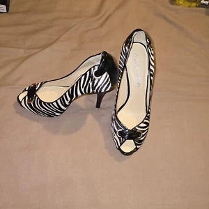 Moda In Pelle Rare Discontinued Zebra Peeptoe Heels - Picture 1 of 6