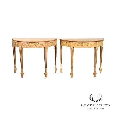 Par de mesas consola Demilune decoradas con pintura estilo Adam Foto 1 de 4
