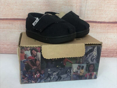 Nuevo con caja Toms Infantil Clásico Negro Lona Zapatos Niño Pequeño Talla 2T  Foto 1 de 4