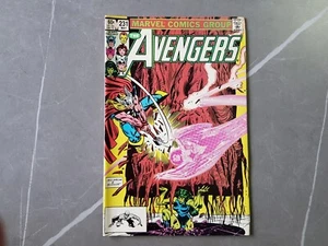Avengers #231 1982 - Imagen 1 de 6