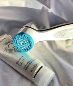 Nu Skin Lumispa With Oily (6 Year Warranty) Brand new device& cleanser - Picture 1 of 2
