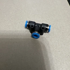 FESTO QST-6 Push-In T-Connector 153129, (1 Pc) New Open Box - Picture 1 of 3