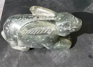 Estatuilla de conejo verde nefrita/jade del zodiaco chino - 3,5" x 1" x 2" - Imagen 1 de 13