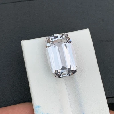 Natural Afghanistan Colourless Kunzit Faceted Cushion Cut 22.78 Ct LooseGemstone - Image 1 of 4