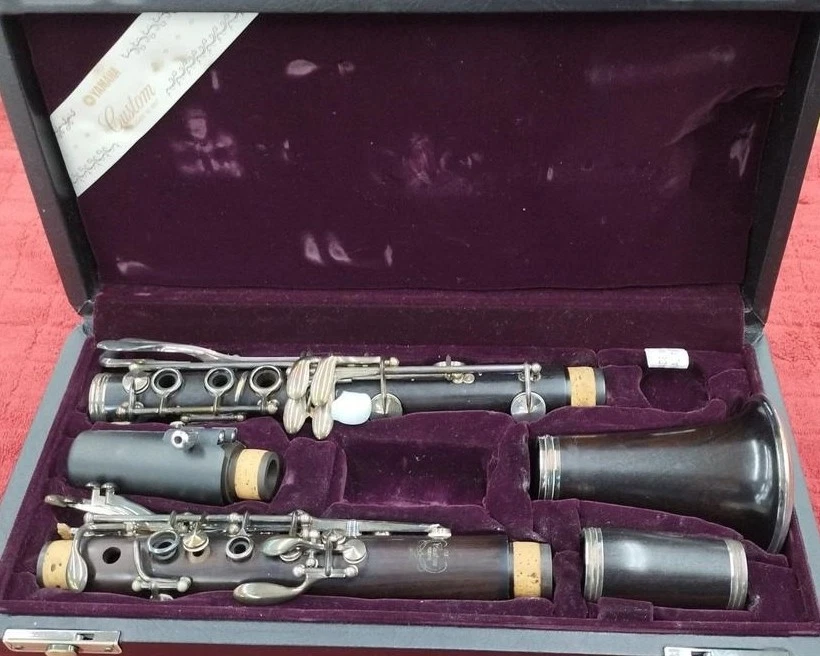 Clarinete Yamaha YCL-851II usado con estuche rígido Foto 1 de 4