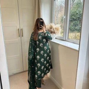 Indian Pakistani Chinnon Suit Set – Moti Latkan, Full Sleeves, Dupatta For Women - Picture 1 of 24