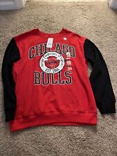 NWT / Womens NBA Chicago Bulls Colorblock Graphic Sweatshirt - XS