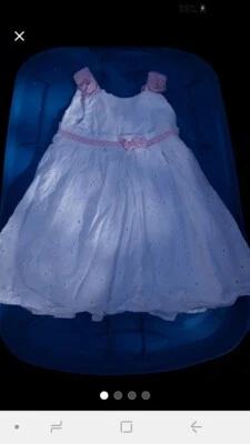 Vestido Savannah niña pequeña talla 2T.  Colores blancos. Foto 1 de 4