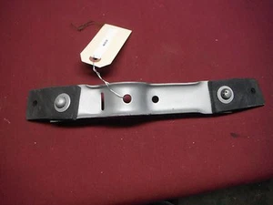 1948 Packard 6 Cylinder Muffler Support Hanger 403528 NOS - Foto 1 di 1