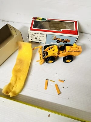 YONEZAWA KOMATSU DIAPER 1:50 LOADER NEW!!!but Damaged - Immagine 1 di 4