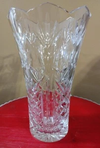 Jarrón de cristal acampanado y festoneado diseño elegante - Imagen 1 de 4