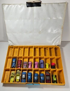 1960’s Tootsie Toy Miniature Car Collector Display Case With 16 Vehicles - Picture 1 of 15