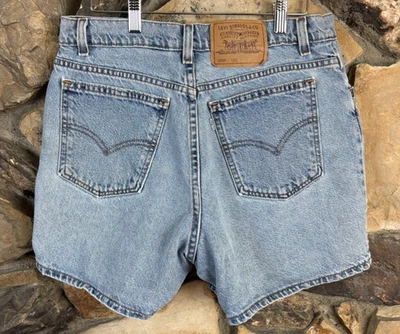 Vintage 90s Levi’s Slim Fit Peite Denim Shorts Women's Sz 31 White Tab Indie - Image 1 of 4