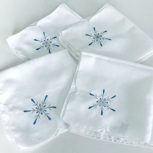 Lot Of 4 Christmas Snowflake Embroidery White Table Napkins Scalloped edge 17” - Picture 1 of 4