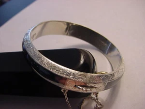  VINTAGE BOLD STERLING SILVER HAND MADE HINGED BRACELET BY ( S ) SIAM 27.1 GRAMS - Picture 1 of 9