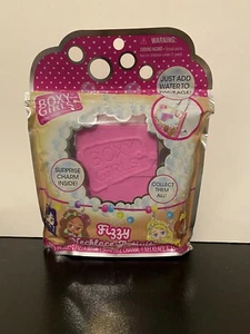 Paquete misterioso de actividad collar efervescente boxy para niñas - Imagen 1 de 2