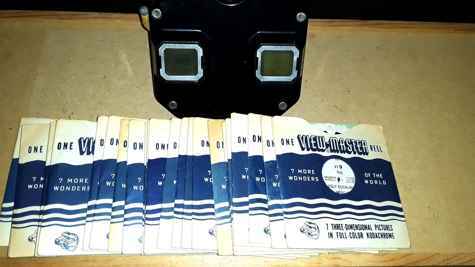 Vintage 1950s Sawyer's View-Master 3D Viewer Stereoscope W/  25 Reels in Sleeves - Image 1 of 4