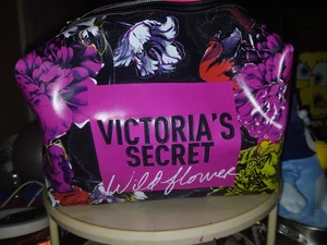 Victoria Secret Kosmetiktasche "BOMBSHELL RUNAWAY" Wild Flower Make-up/Kulturbeutel - Bild 1 von 4
