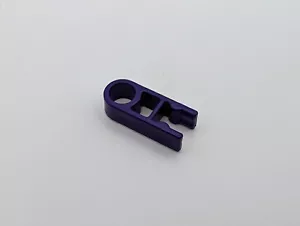 Clip K'NEX de 50 piezas con extremo de agujero púrpura - Imagen 1 de 1