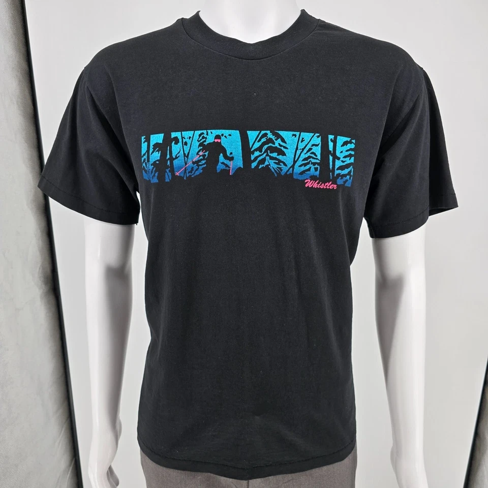 Винтажная черная рубашка с коротким рукавом 1990-х Whistler Skiing Tree Skier (M/L) - Изображение 1 из 4