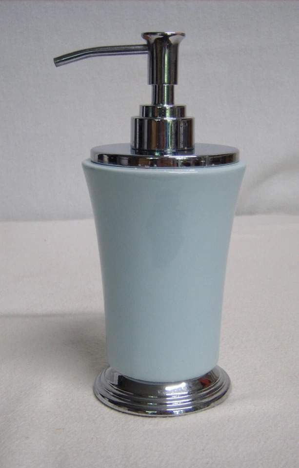 Dispensador de loción de jabón de cerámica y cromo azul pálido contemporáneo 7,5" Tx 3" de diámetro Foto 1 de 4