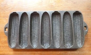 Vintage Cast Iron Wagner Ware 7 ear Corn Bread Pan / WagnerWare - Picture 1 of 6