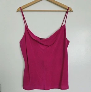 Neu mit Etikett Banana Republic waschbares Camisole 100 % Seide Wasserfallausschnitt fuchsia lila Gr. L - Bild 1 von 14