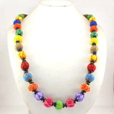 Halskette Synthetik Exklusiv Faden Holzperlen Handarbeit Modeschmuck - Bild 1 von 4