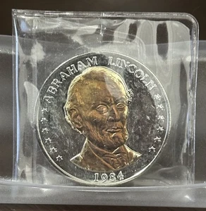 Moneda doble águila del presidente Abraham Lincoln 1984 175 aniversario error de tinte - Imagen 1 de 2