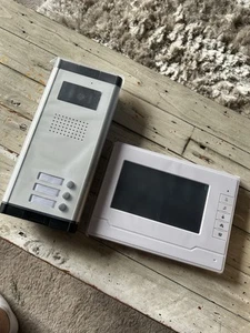 Apartment Video Intercom 3 Screens - Picture 1 of 3