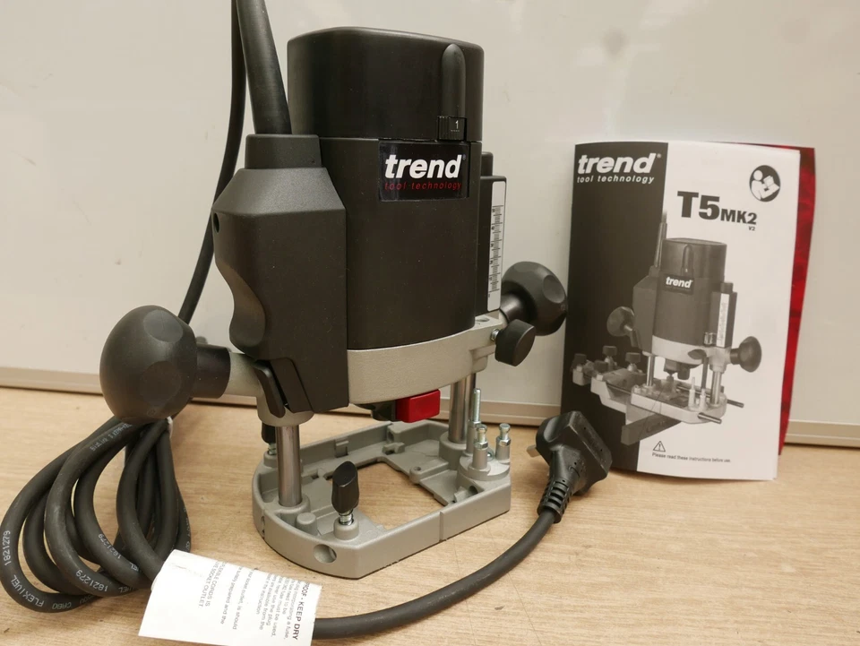 TREND T5E MK2 1000W PLUNGE ROUTER MOTOR & PLUNGE BASE UNIT ONLY   240V - Image 1 of 1