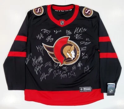 CAMISETA DE HOCKEY FIRMADA POR EL EQUIPO OTTAWA SENATORS 2022-23 DE LA NHL CON LOA GIROUX STUTZLE Foto 1 de 2