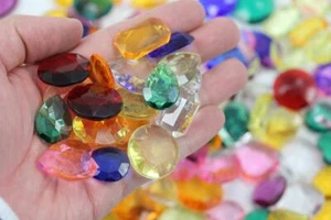 Assorted Pirate Treasure Gems 1LBS For Games and Parties - Picture 1 of 8