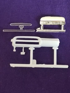 64 Chevy Impala Lowrider PANEL DE INSTRUMENTOS TABLERO VELOCÍMETRO Revell 1:25 Modelo Kit - Imagen 1 de 10